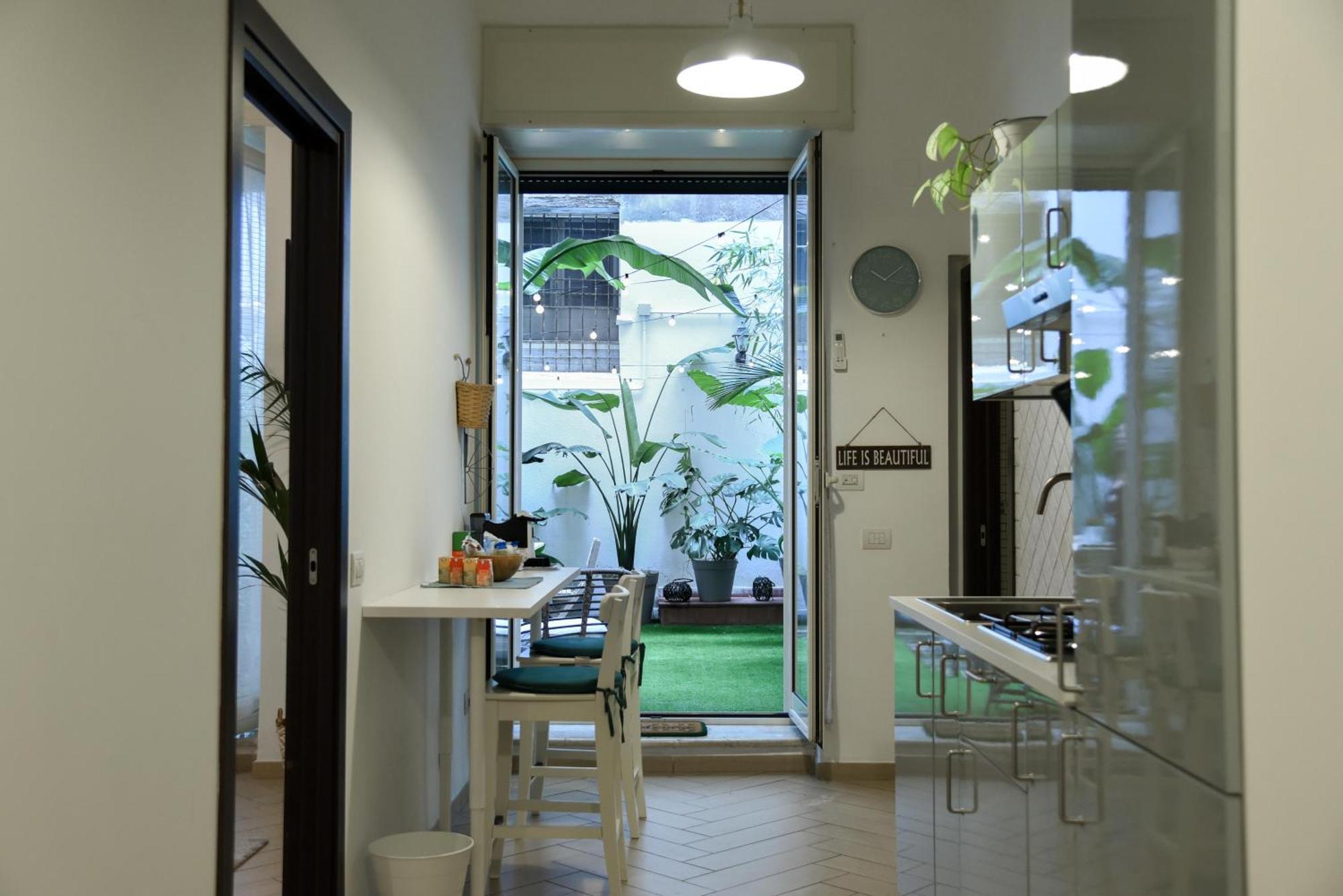 Jama Maison Garden Apartment Naples Exterior photo